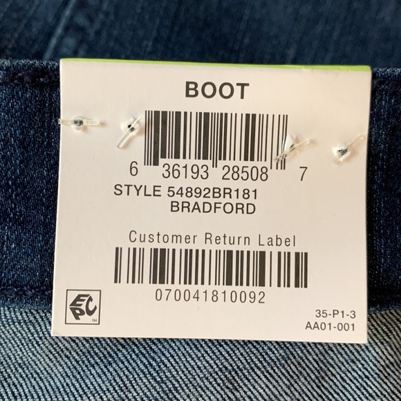 NWT style & Co plus size 18 W bootleg jeans - Picture 4 of 7